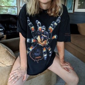 Turantula tee